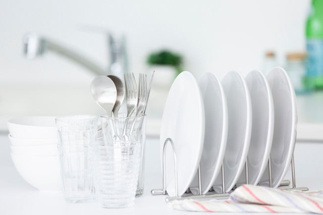 人体に安全な弱酸性次亜塩素酸水CELAセラ水で食器や調理器具を除菌殺菌