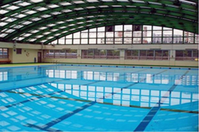 人体に安全な弱酸性次亜塩素酸水CELAセラ水でプールの除菌殺菌